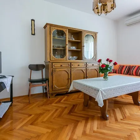 Apartment Mirena *