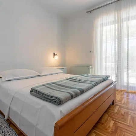 Mirena Apartmán *