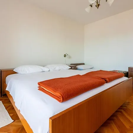Mirena Apartmán *
