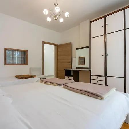 公寓 Mirena 茨里克韦尼察